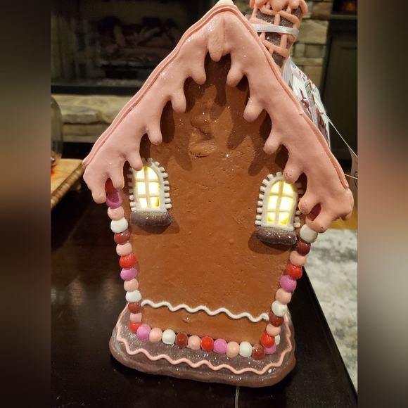 Valentines Gingerbread House-NWT - Picture 4 of 8